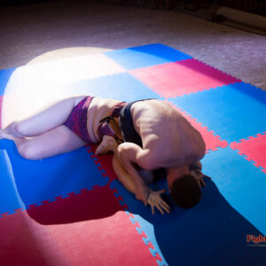 Marek attempting a facesit pin