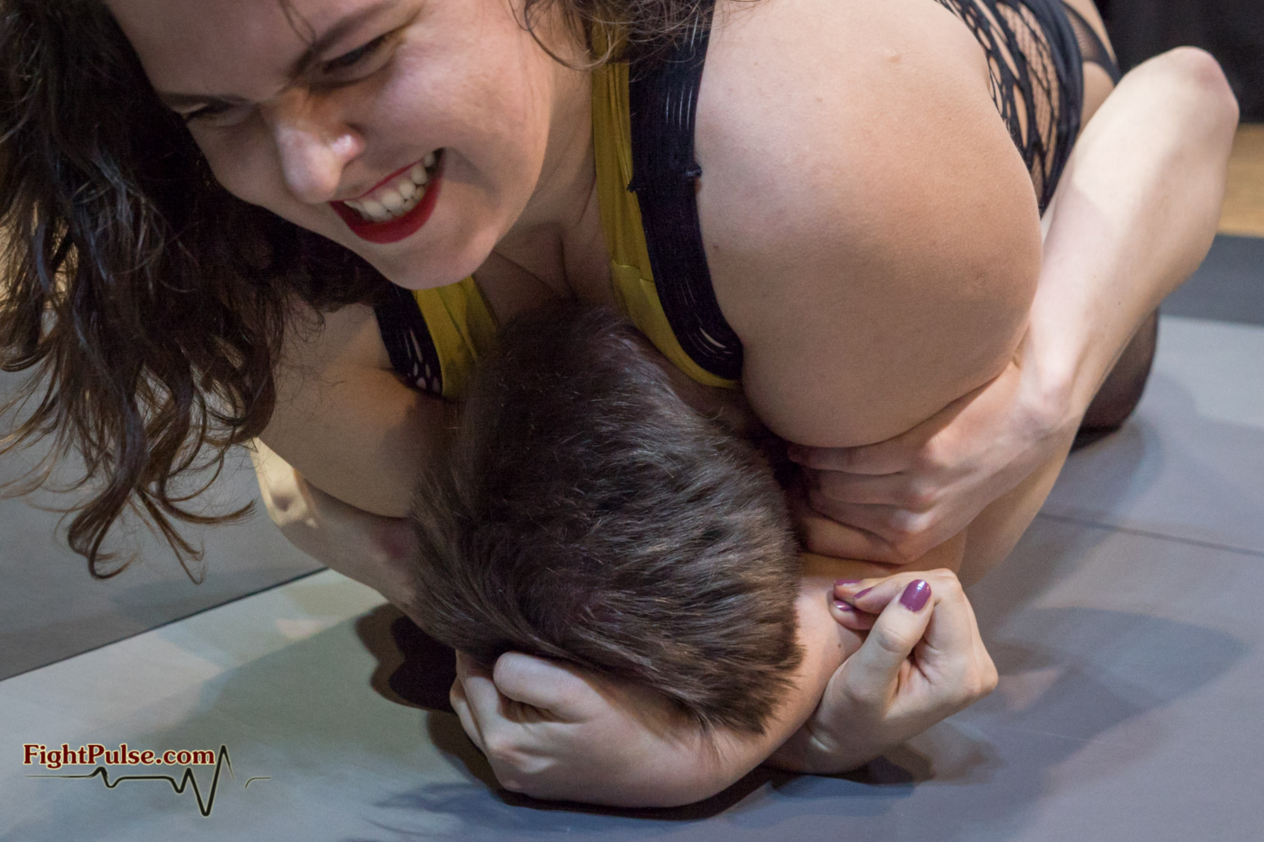FightPulse-MX-233-Lucrecia-vs-Christian-060