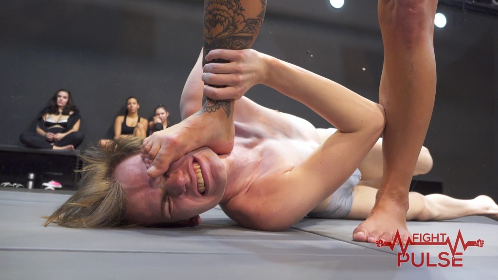 FightPulse-NC-282-Zoe-vs-Christian-video-stills-09
